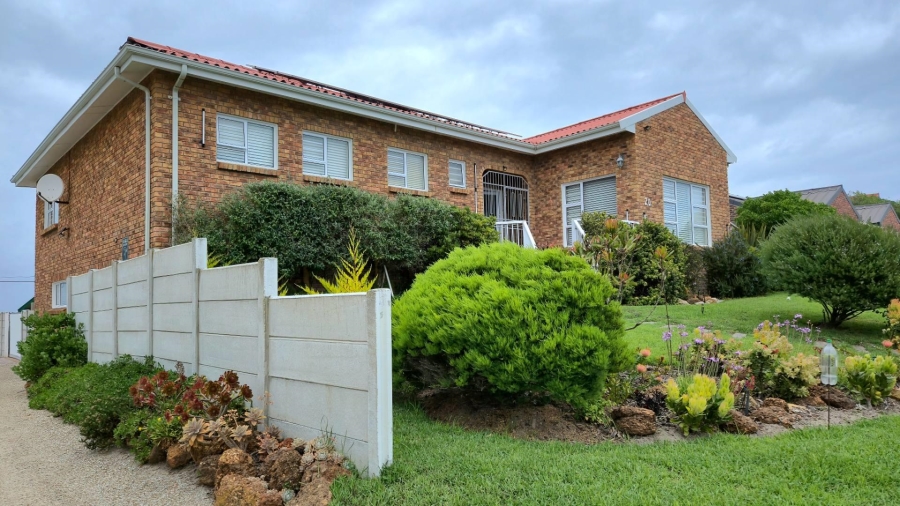 4 Bedroom Property for Sale in Kleinbaai Western Cape